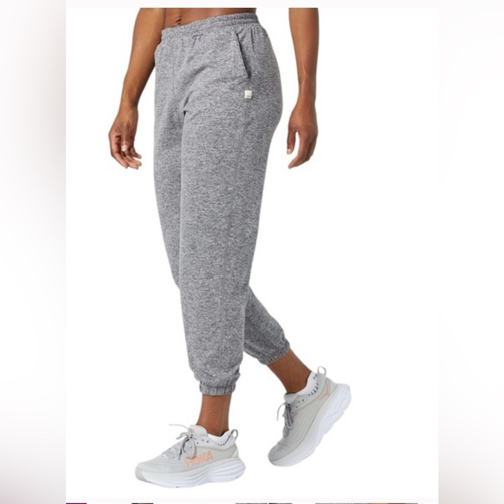 Vuori Women’s Boyfriend Sweatpant - Picture 9 of 9
